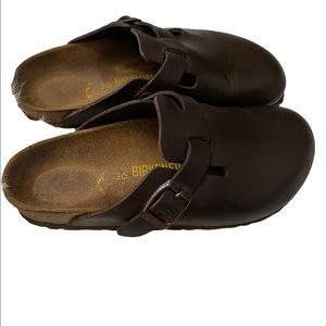 Womens Birkenstocks Oiled Leather. Very good used shape.